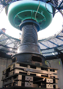灯台レンズ用免震装置の写真